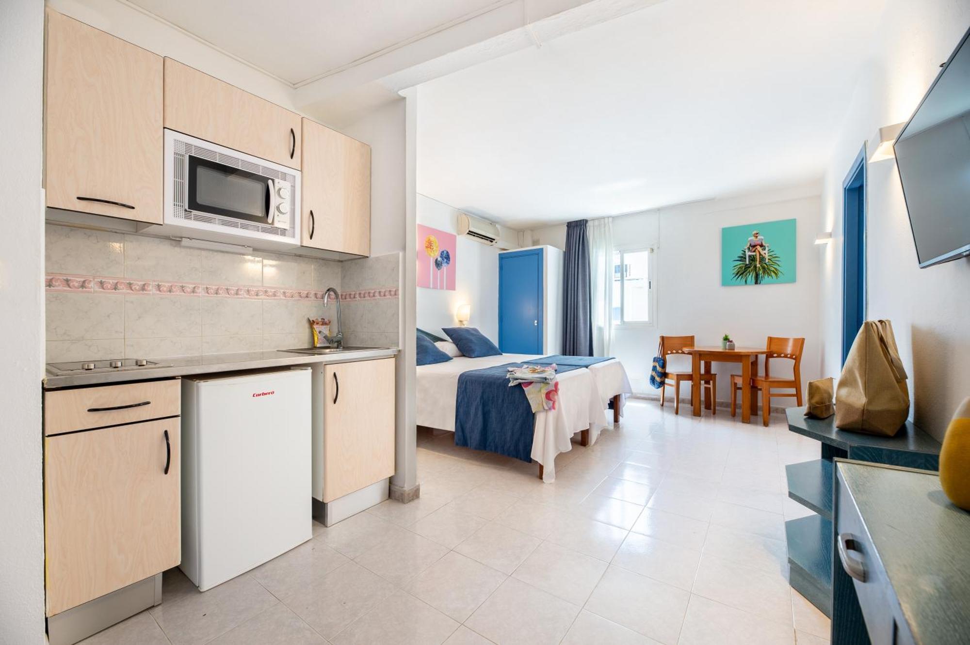 Hotel Apartamentos Vibra Central City - Adults Only Sant Antoni de Portmany Exterior foto