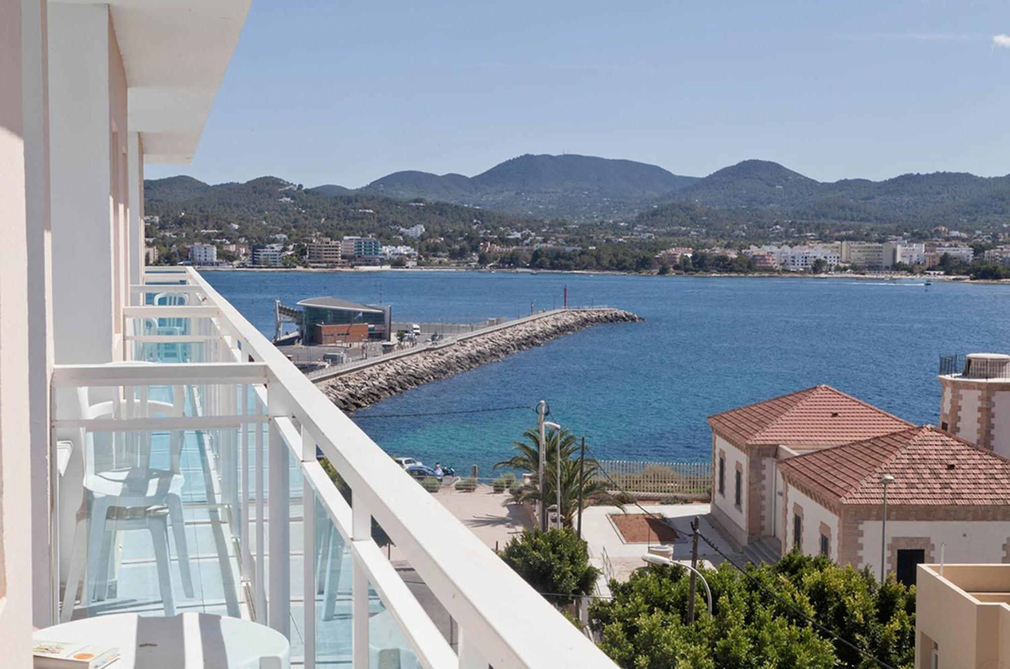 Hotel Apartamentos Vibra Central City - Adults Only Sant Antoni de Portmany Exterior foto